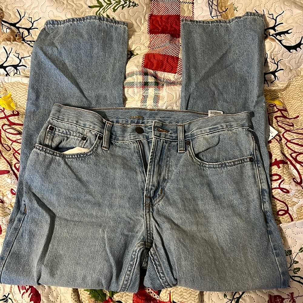 Old Navy women’s Size 32x30 straight leg jeans